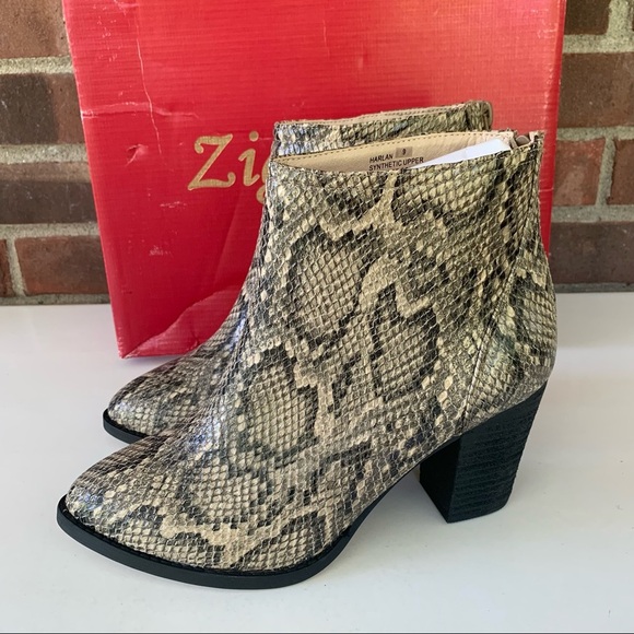 ZiGi Soho women’s Harlan Snake Print Block Heel Ankle Boots Size US 9 M NEW - Picture 4 of 8